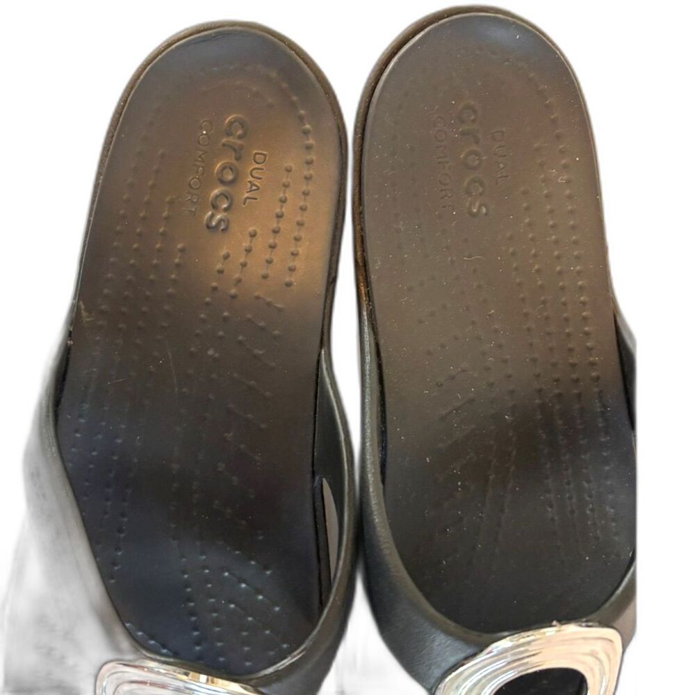 Crocs Sanrah Beveled Circle Sandals Black Silver Slide Size 10 - Picture 5 of 5